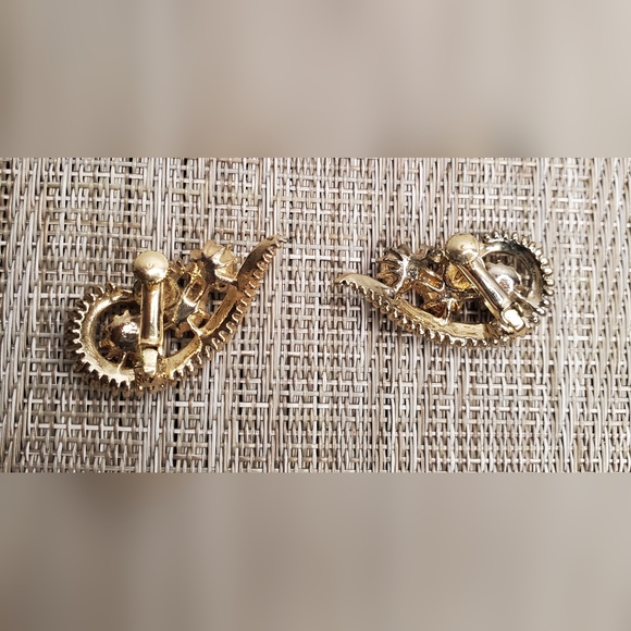 Vintage Estate Jewelry Signed Coro Clip On Earrings - Picture 4 of 4